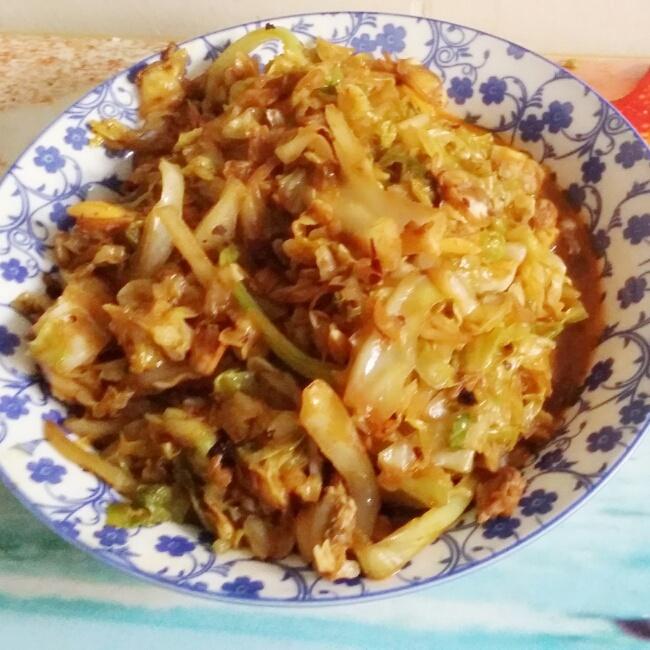老干妈豆豉蛤蛎圆白菜的做法
