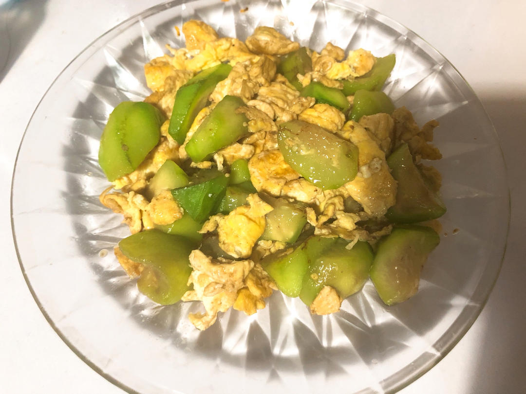 鲜香美味！好吃到舔盘的丝瓜炒鸡蛋