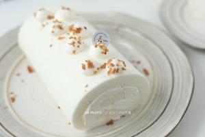 大白兔奶冻蛋糕卷 蛋白卷的做法 步骤10