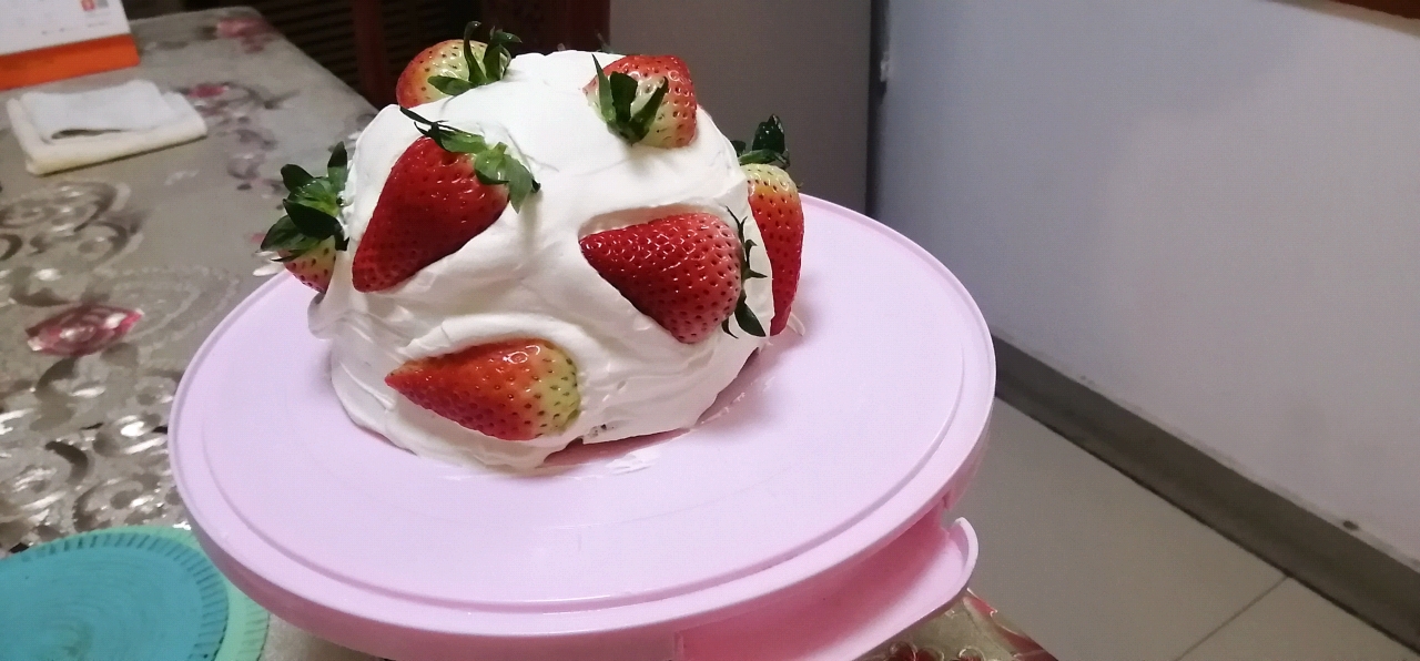 草莓炸弹蛋糕