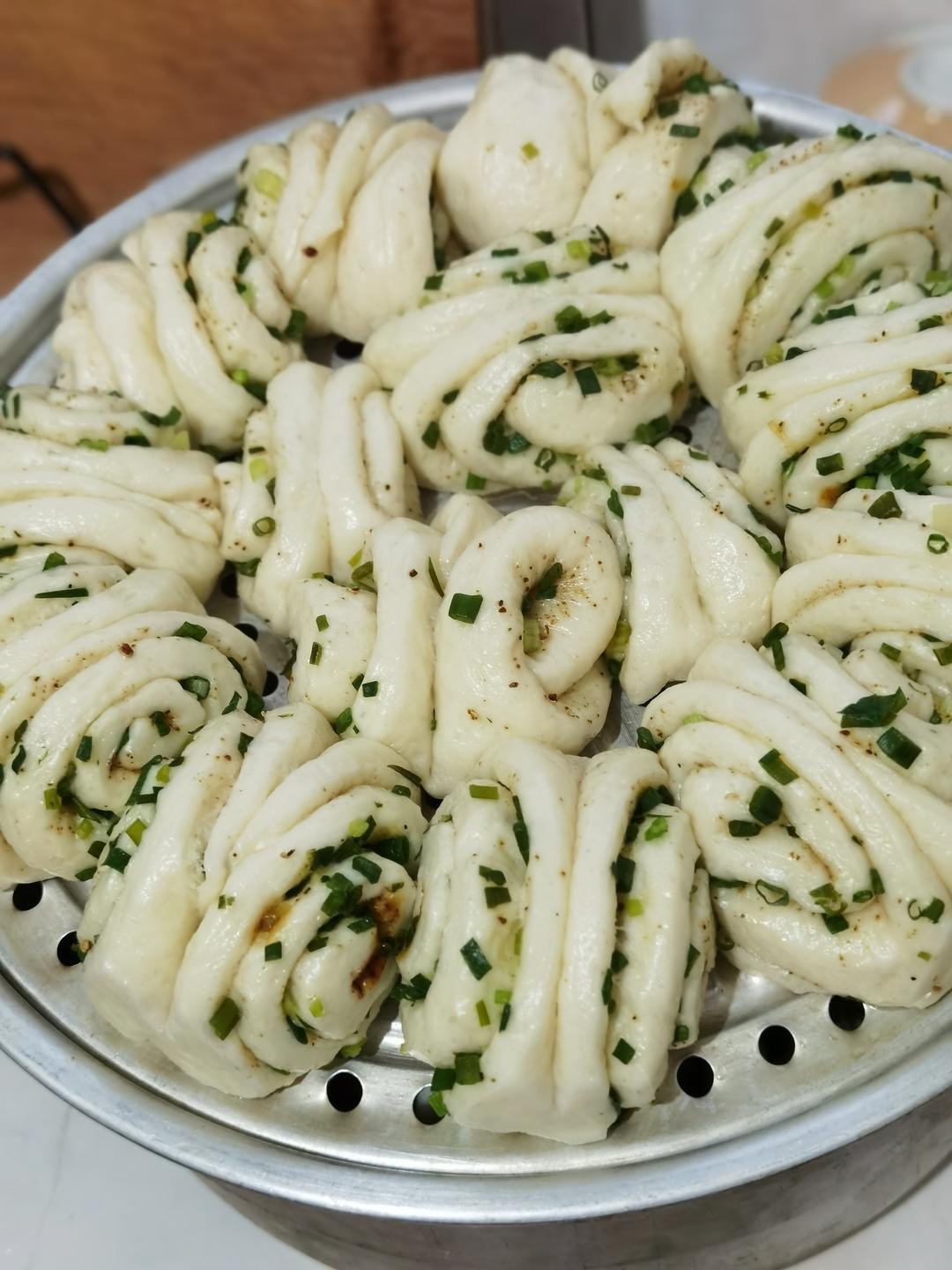 🌺椒盐葱香花卷🌺（操作简单，好吃又好看）