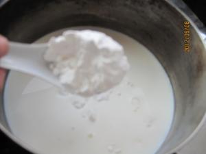 椰香脆皮炸鲜奶的做法 步骤4