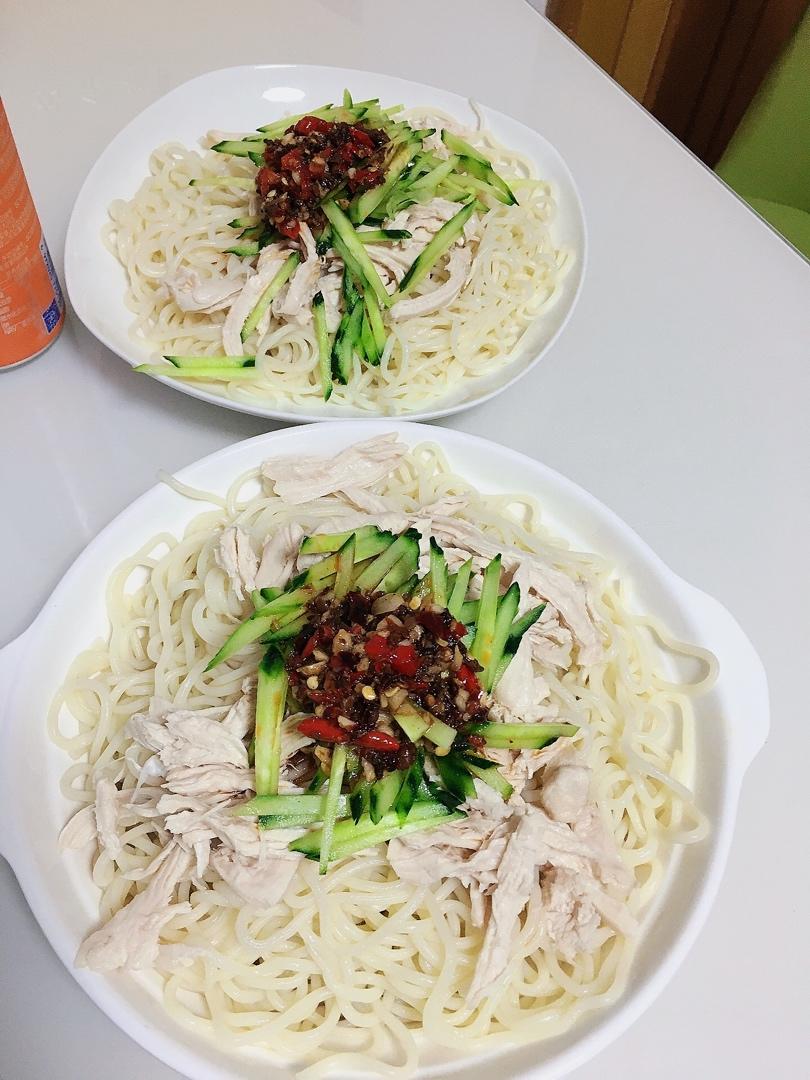 麻酱鸡丝凉面