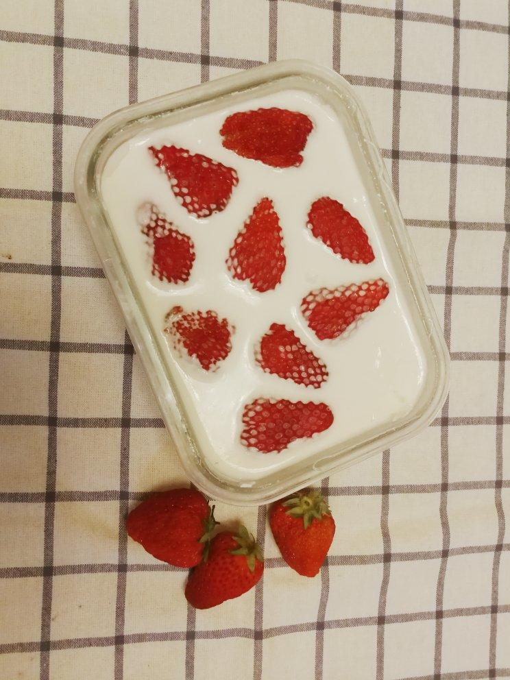 日本大热的草莓牛奶羊羹