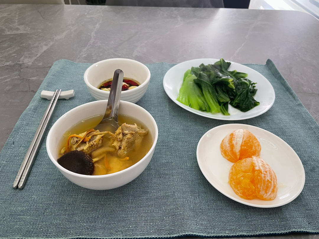 虫草花瑶柱炖鸡汤