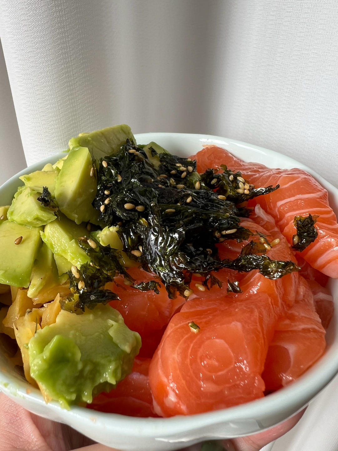 三文鱼牛油果盖饭，风靡夏威夷的Poke拌饭