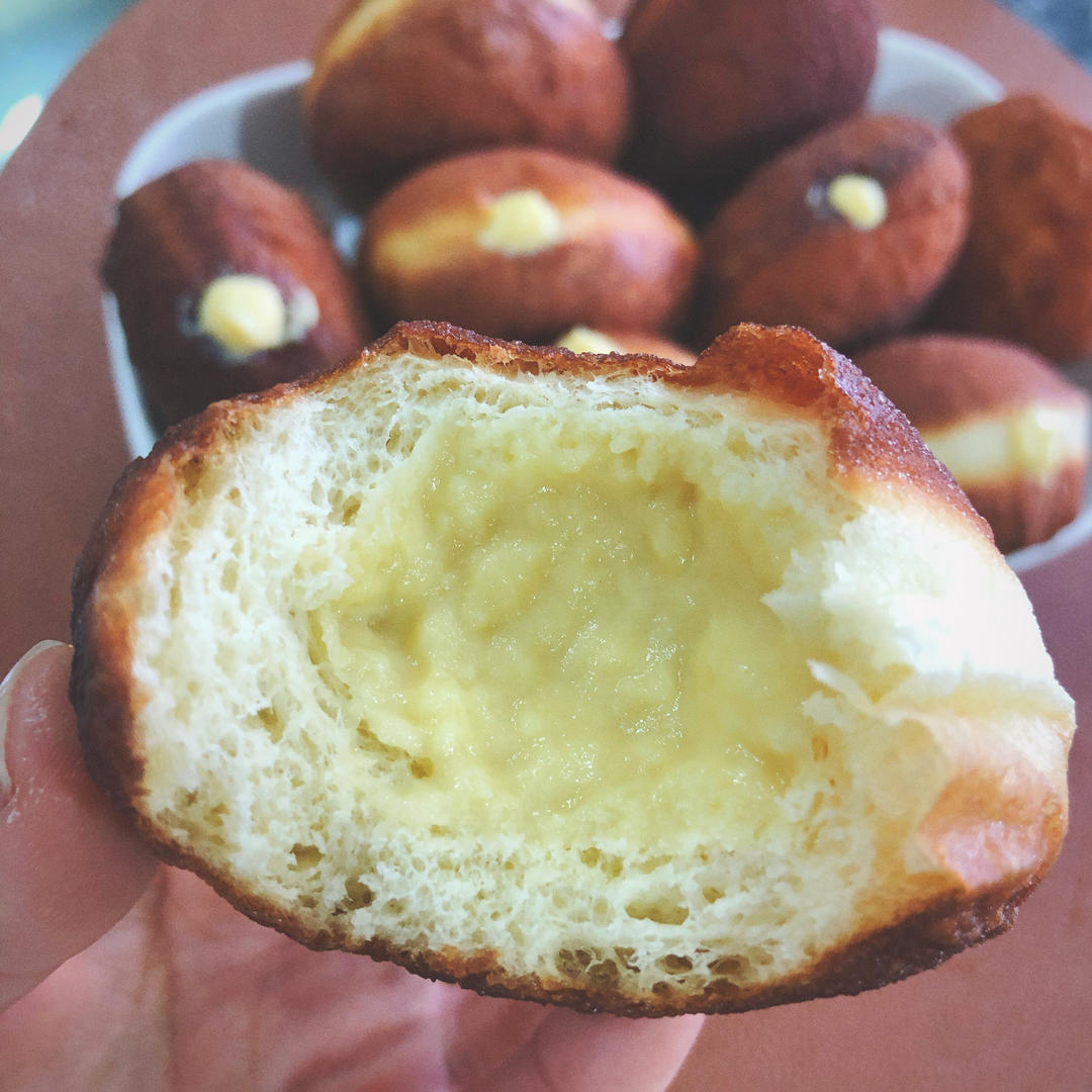 韩国香草卡仕达爆浆流心甜甜圈