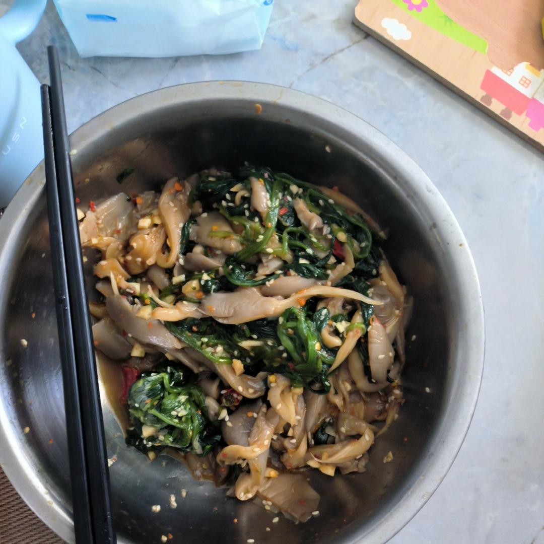 【减脂菜谱】凉拌平菇菠菜