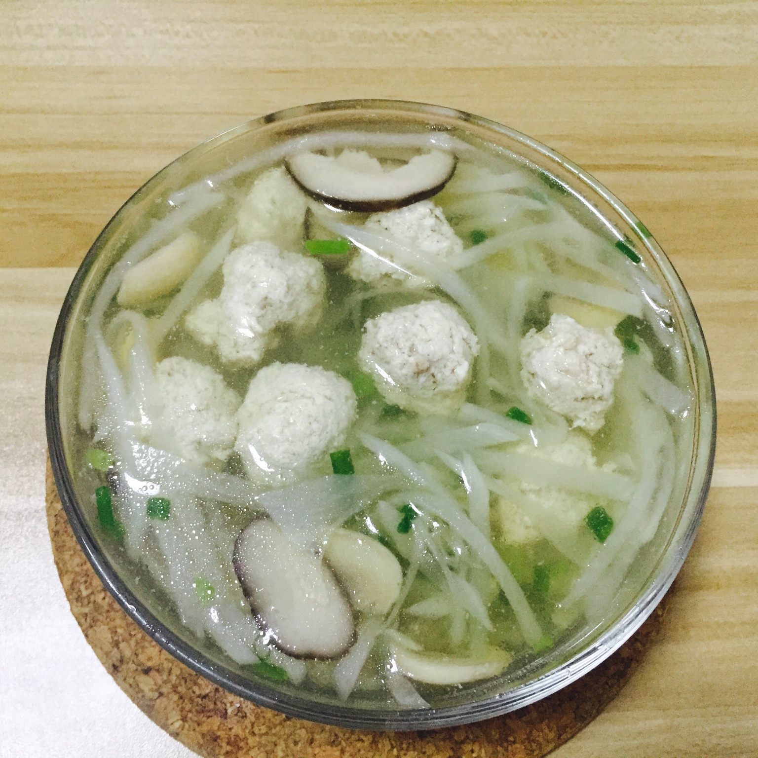 【10分钟系列】白萝卜豆腐圆子汤