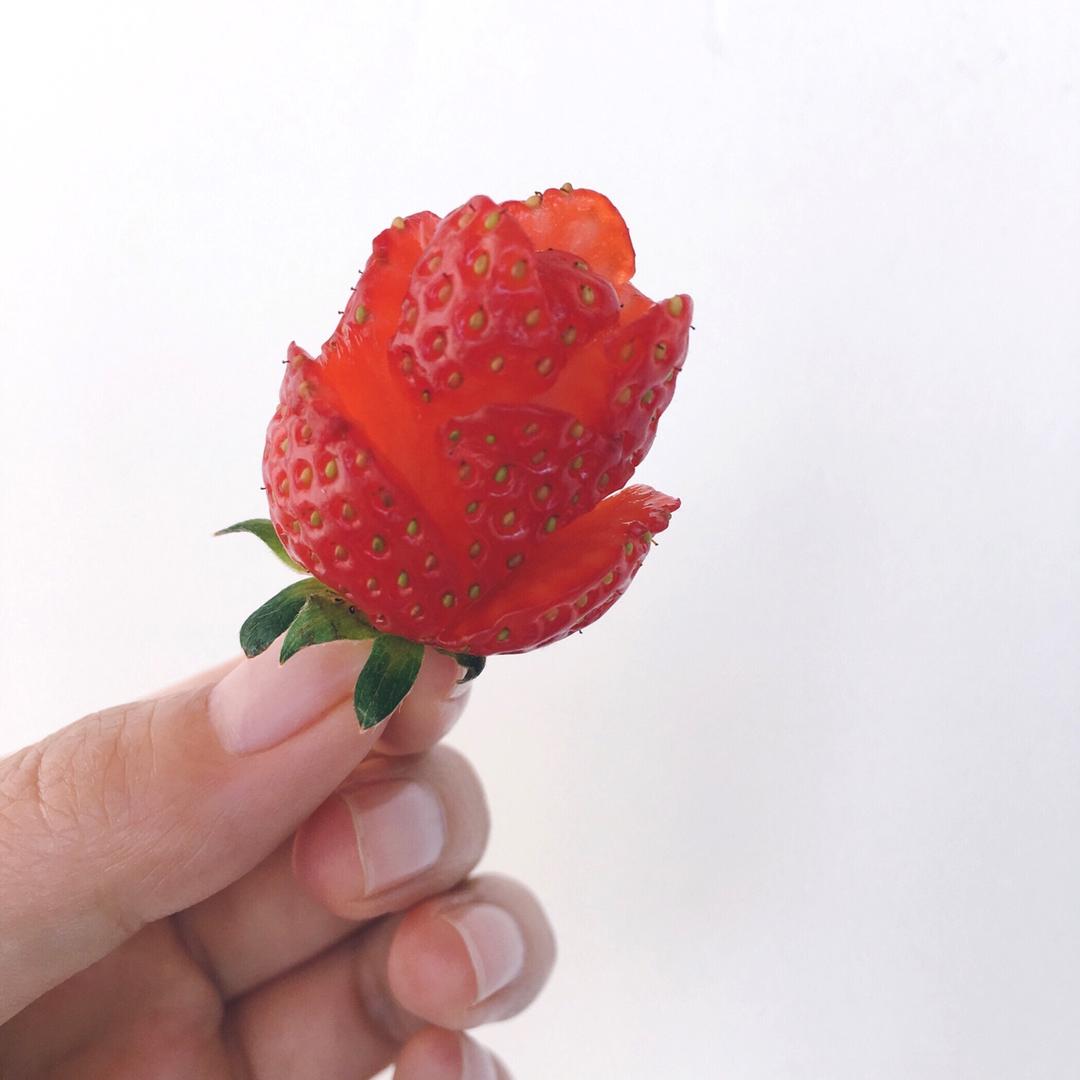 草莓玫瑰花——让草莓一分钟变玫瑰