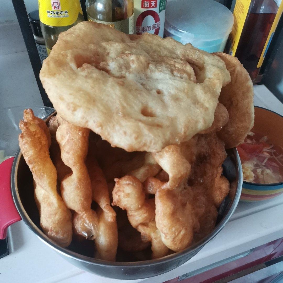 炸油饼超详细做法 做法家常 松软不油腻 附细节视频详解
