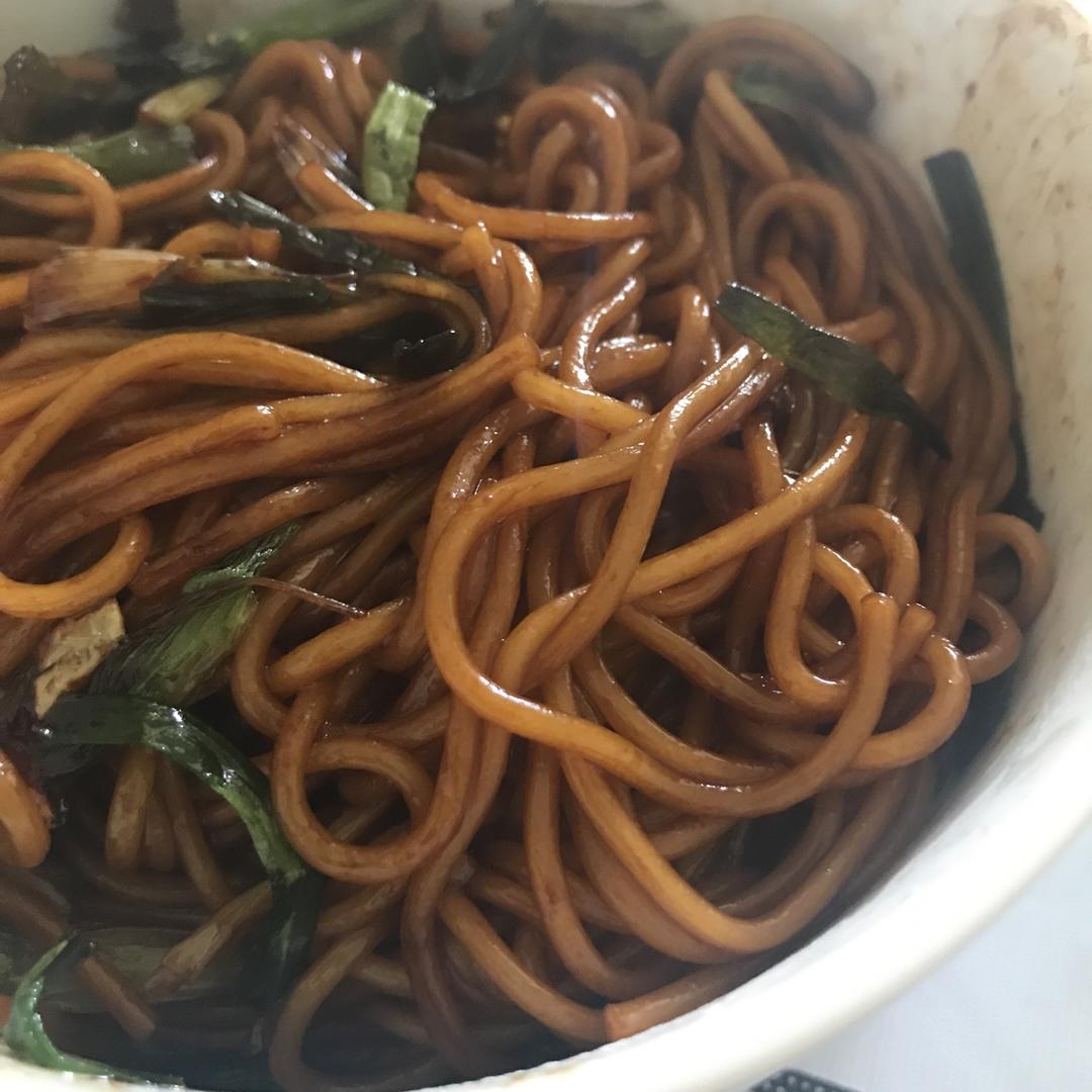 10分钟搞定的一碗葱油拌面