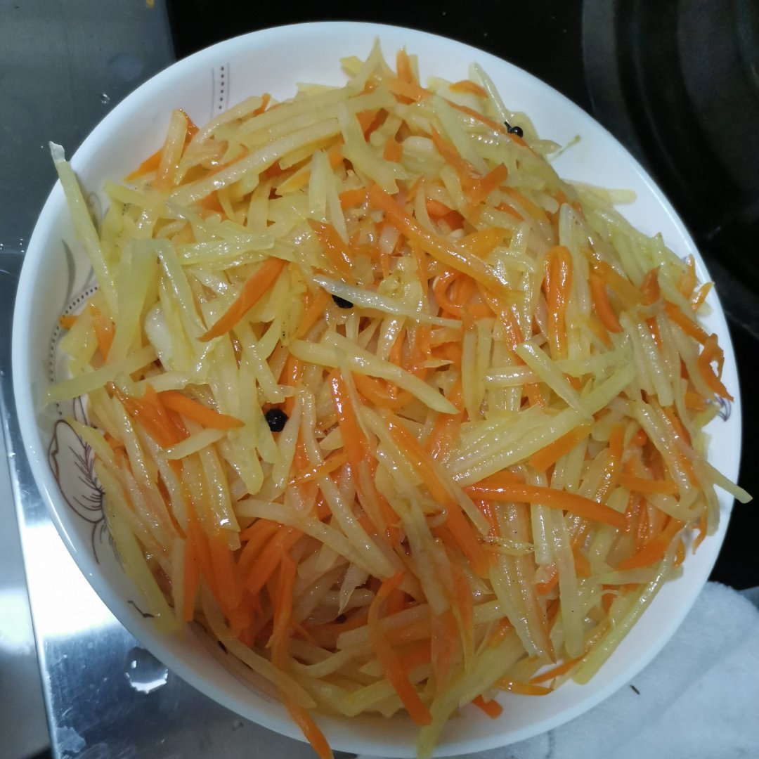 炒胡萝卜土豆丝