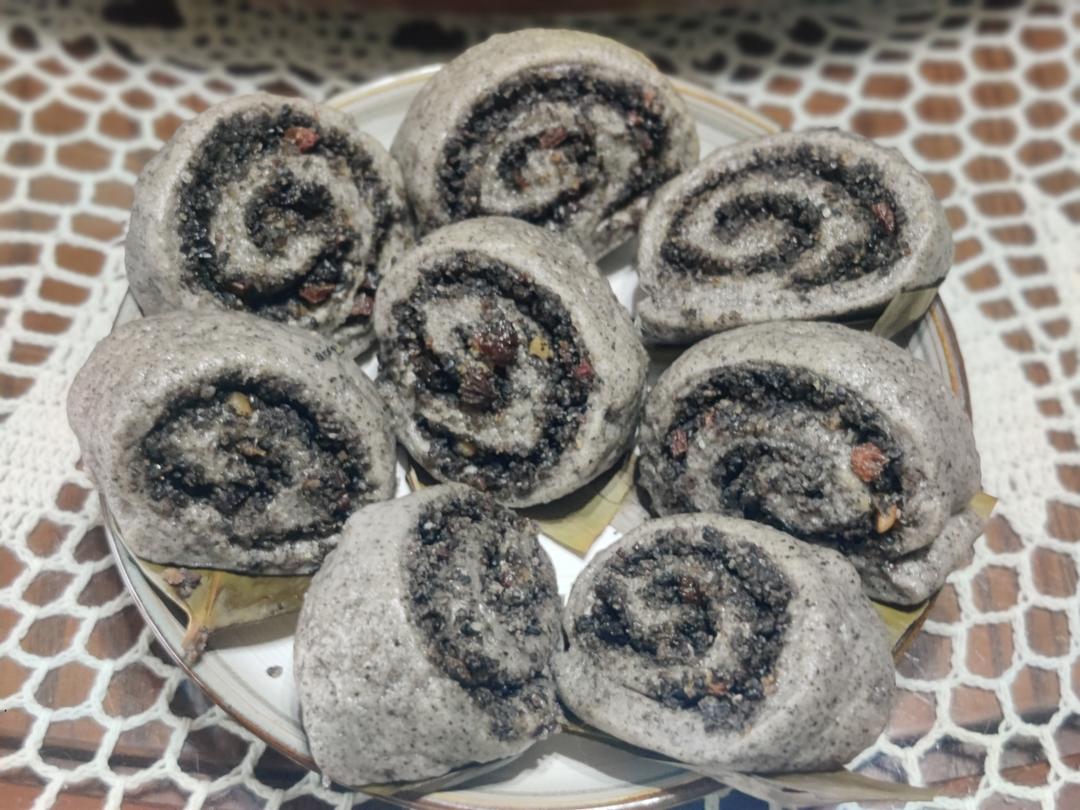 黑芝麻花生卷馒头