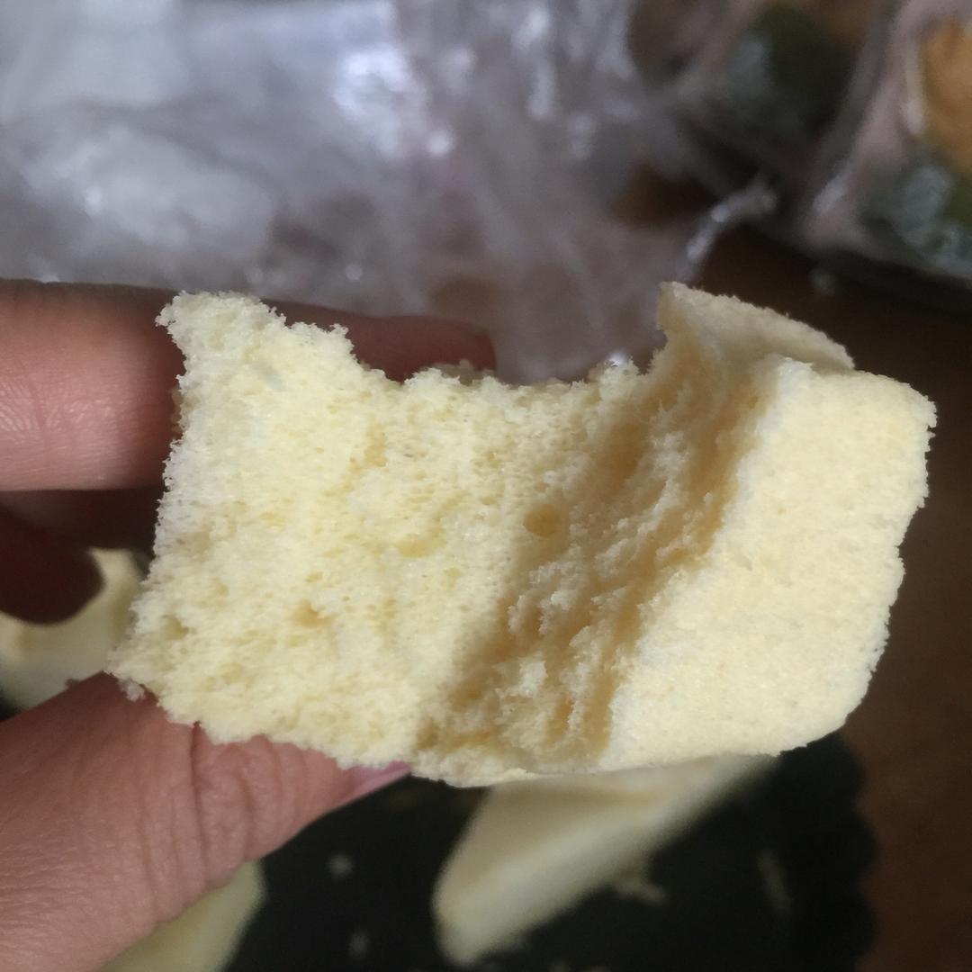 超简单完美戚风蛋糕（6寸2蛋）附打发、翻拌、脱模视频