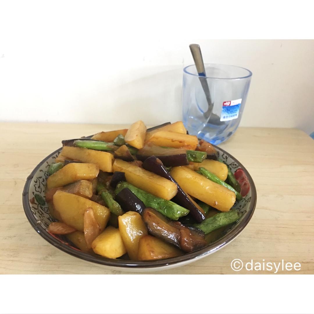 土豆茄子炖豆角