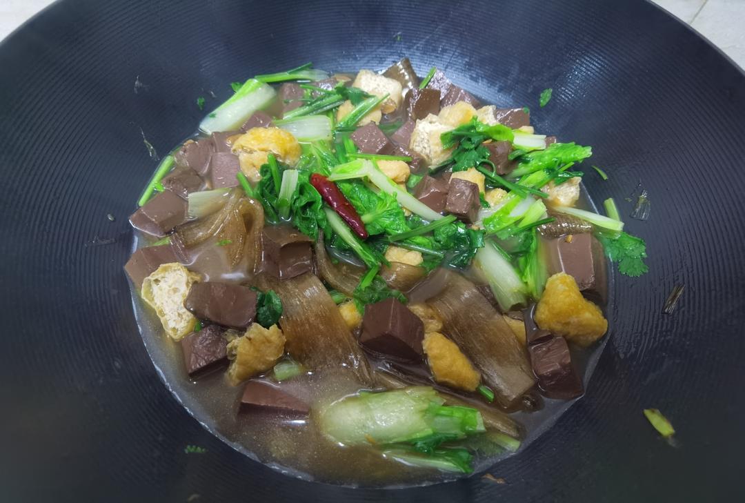 快手简易的鸭血粉丝汤
