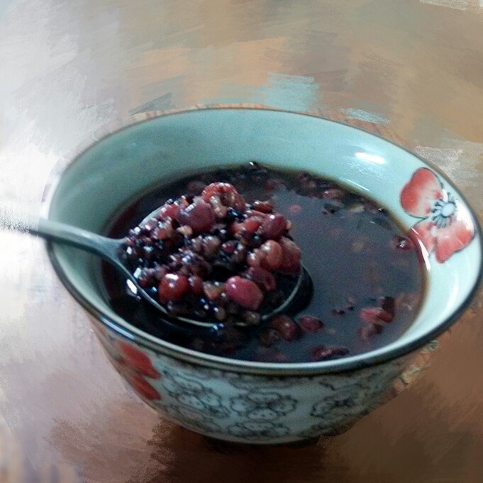 黑米薏米红豆粥（养生美容）