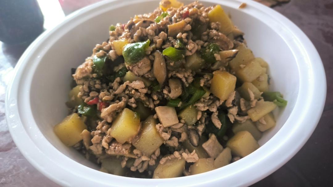 ㊙️香菇土豆肉沫拌饭❗️比外卖还好吃