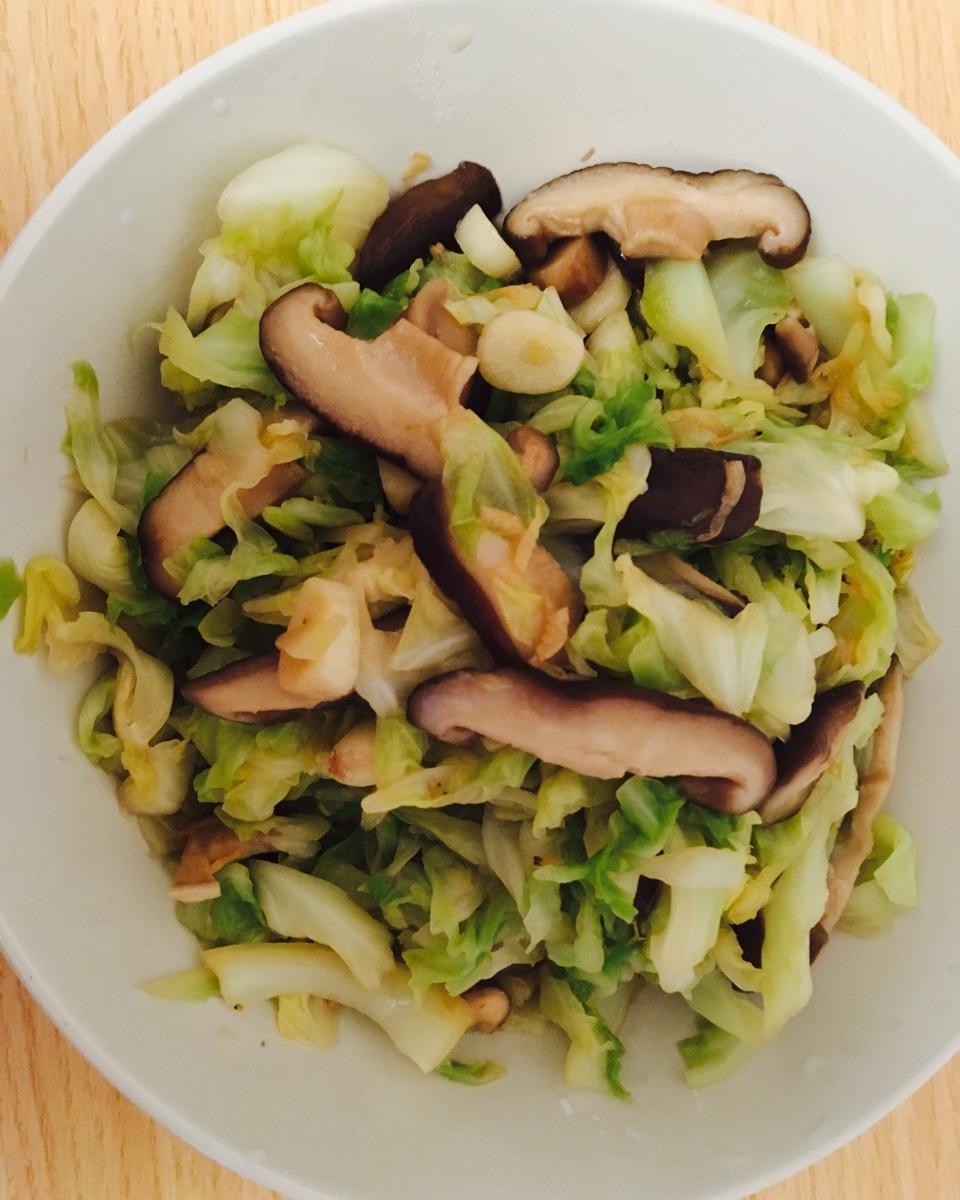 香菇卷心菜