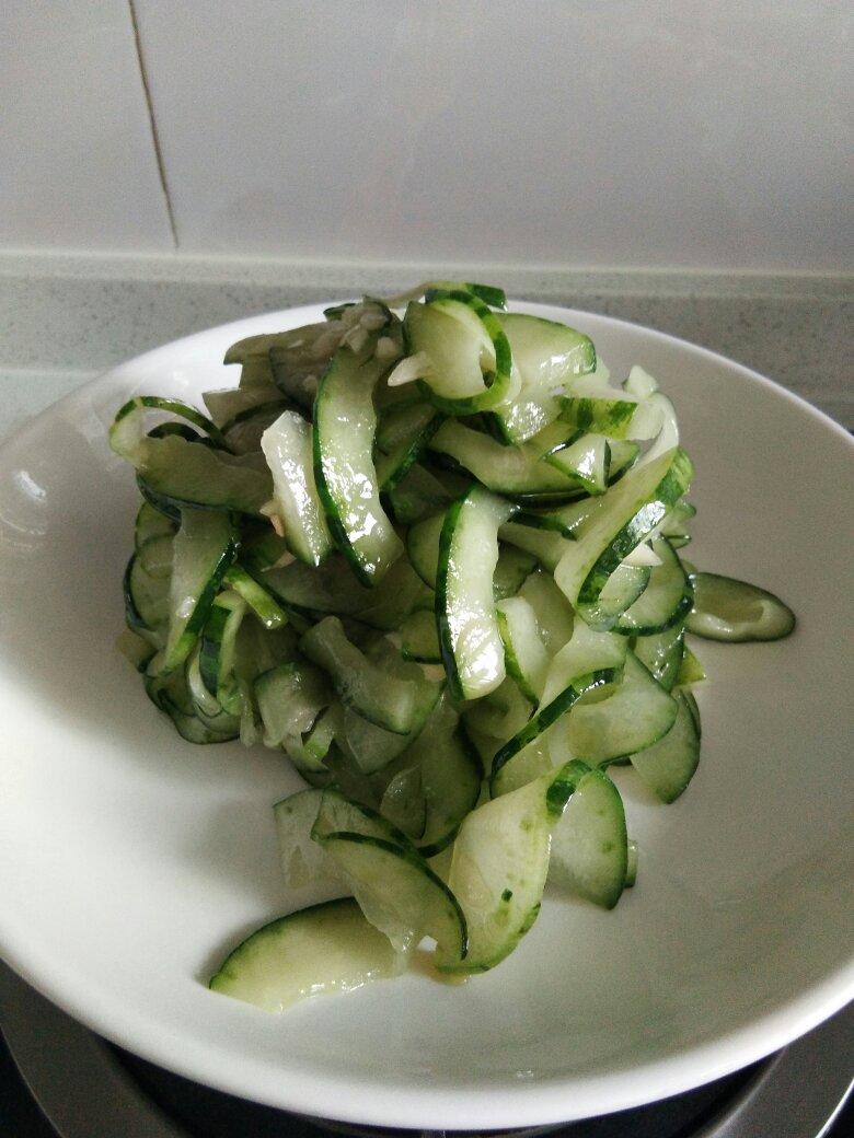 率真吴琴做的凉拌菜瓜