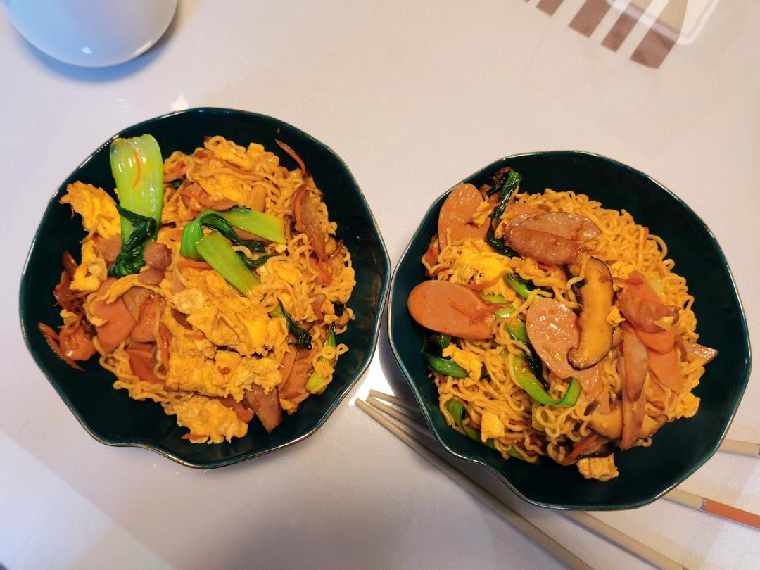 吼吼吃的炒方便面，附上炒面酱油配方