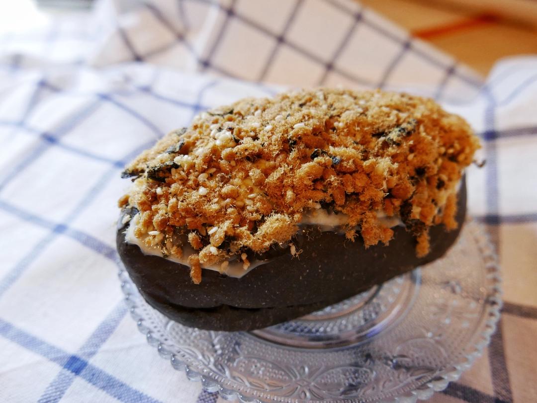 面面3p8a做的墨鱼汁肉松小面包