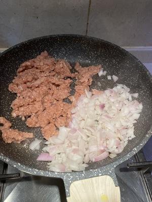 肉酱烤南瓜“意面”的做法 步骤2
