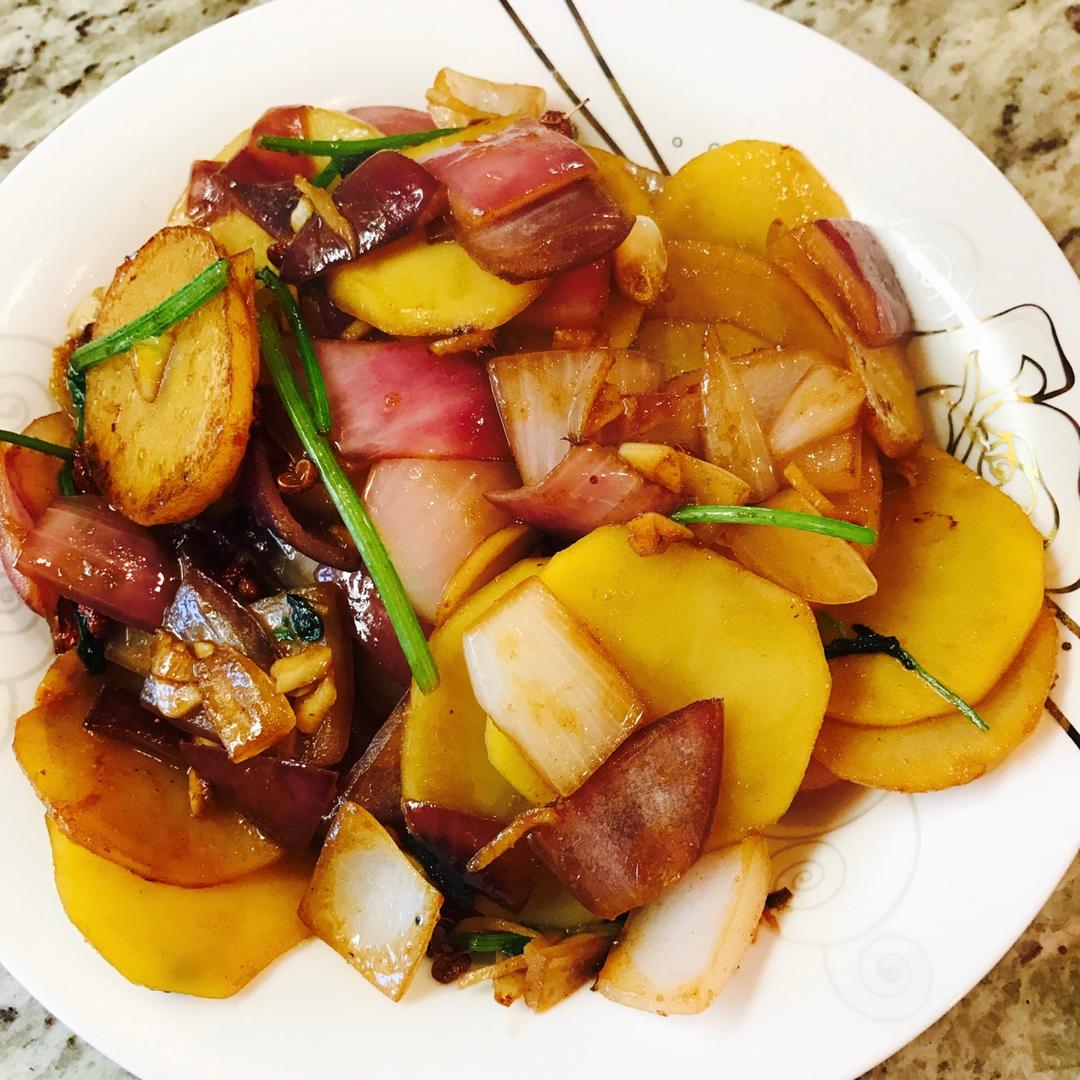 边吃边流泪的「孜然土豆片」