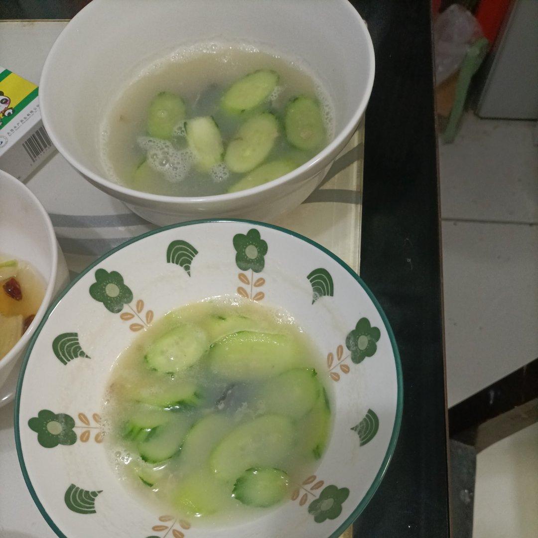皮蛋黄瓜汤 超级美味