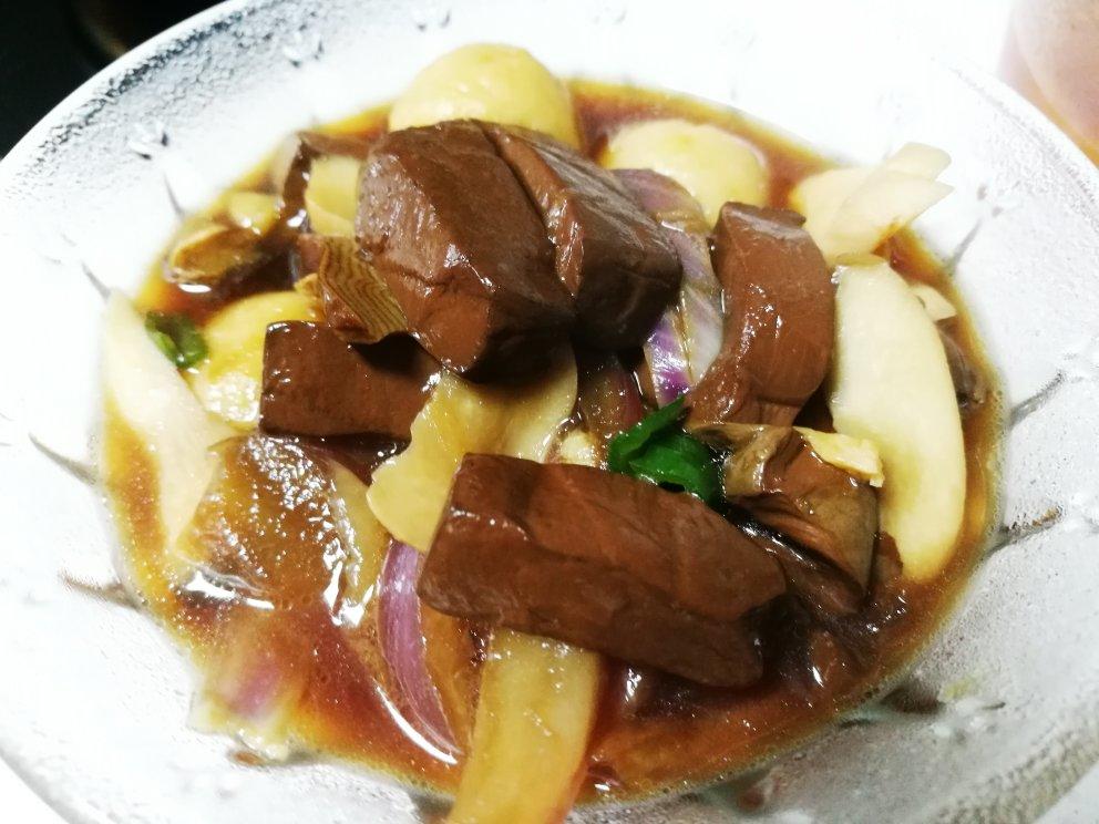大葱冒鸭血（炒鸭血）