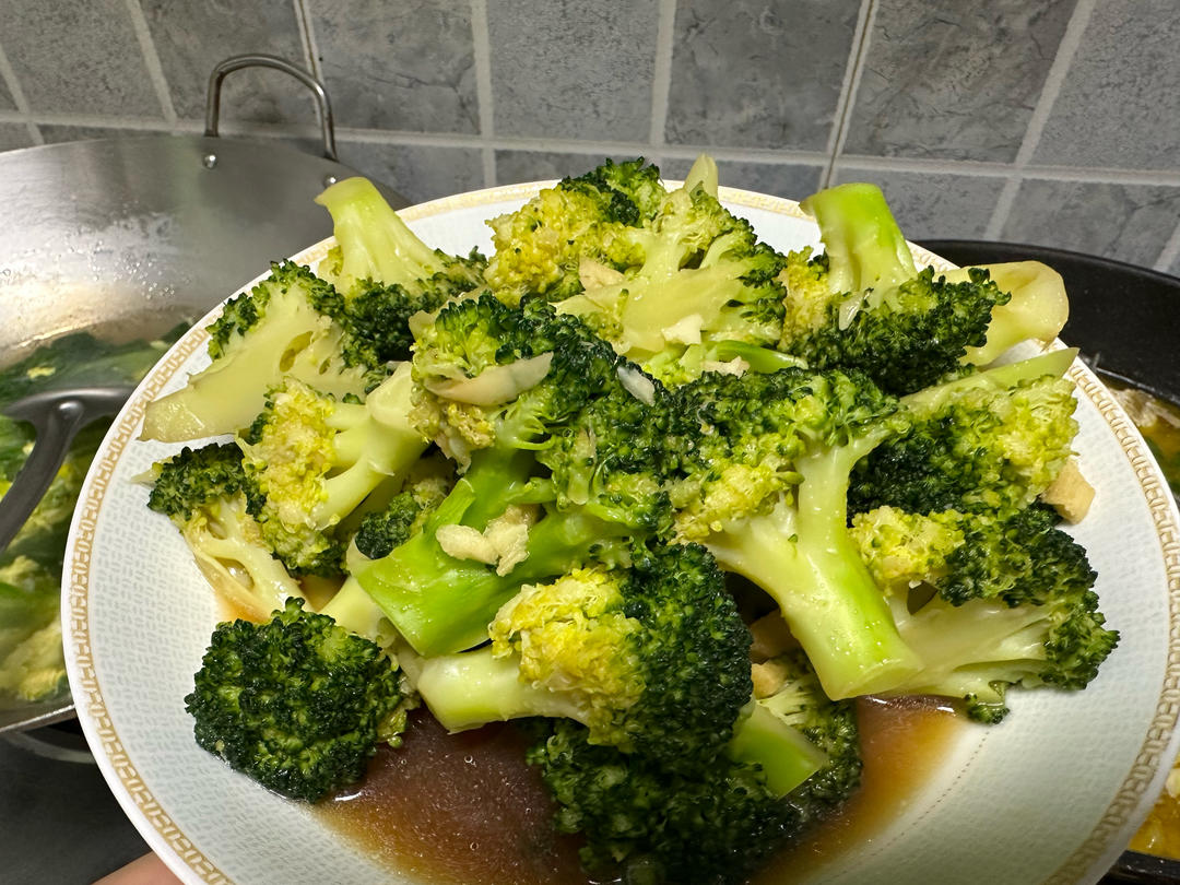 黄油炒西兰花的做法