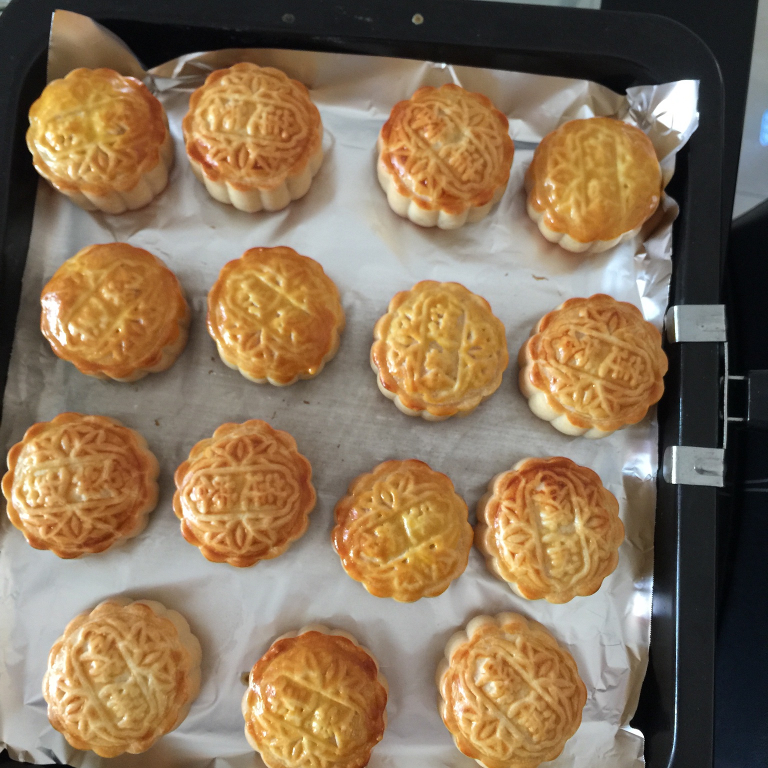 广式月饼——蛋黄莲蓉月饼