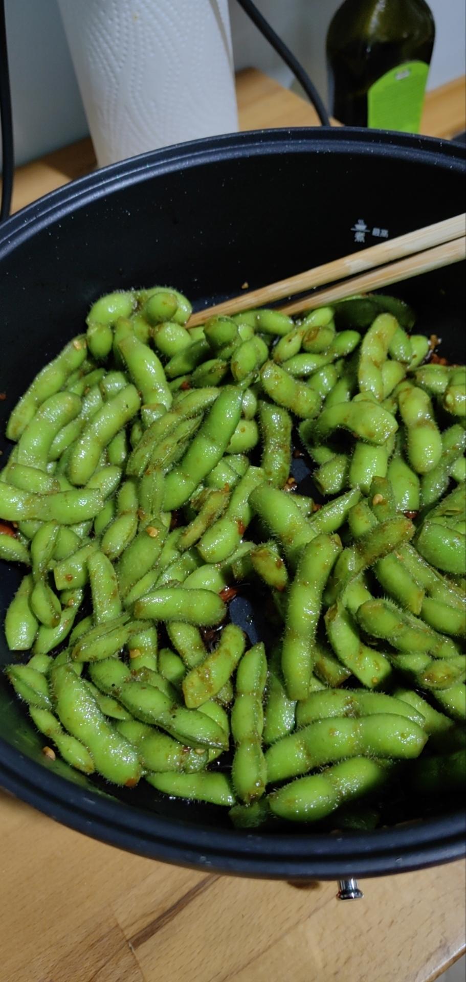 武汉夜市标配嗦毛豆