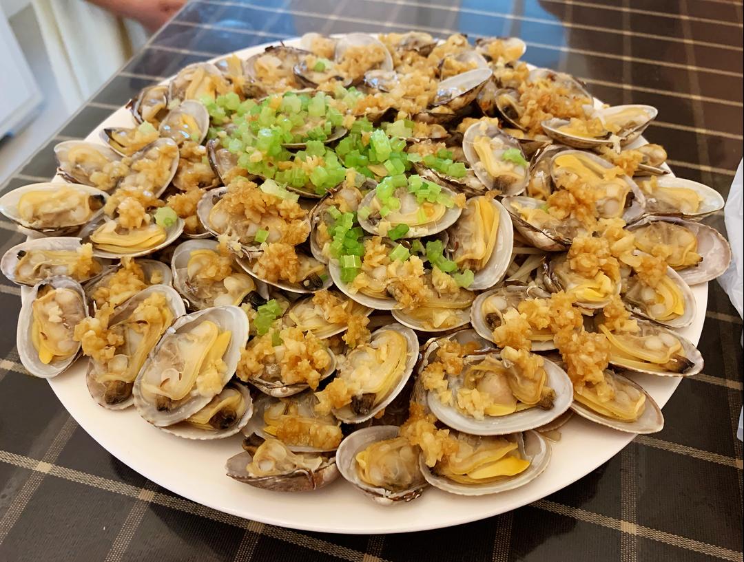 蒜蓉粉丝蒸花甲的做法