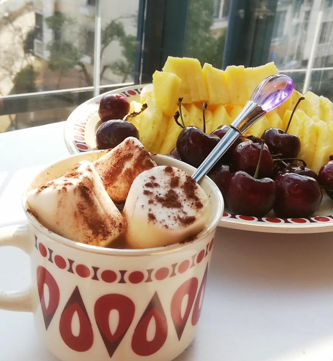 冬日里的一杯香醇热巧克力