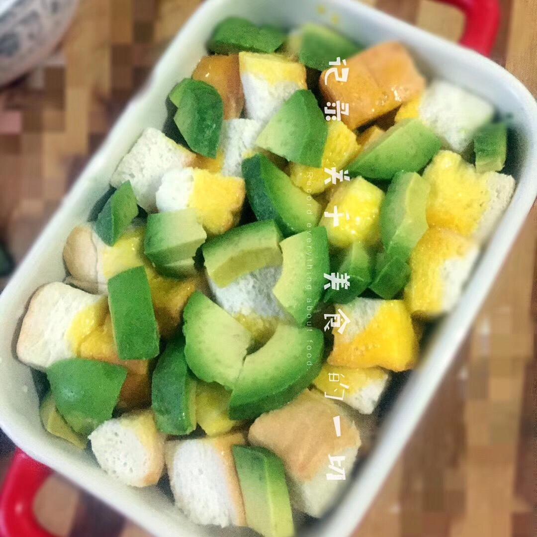 牛油果芝士焗面包