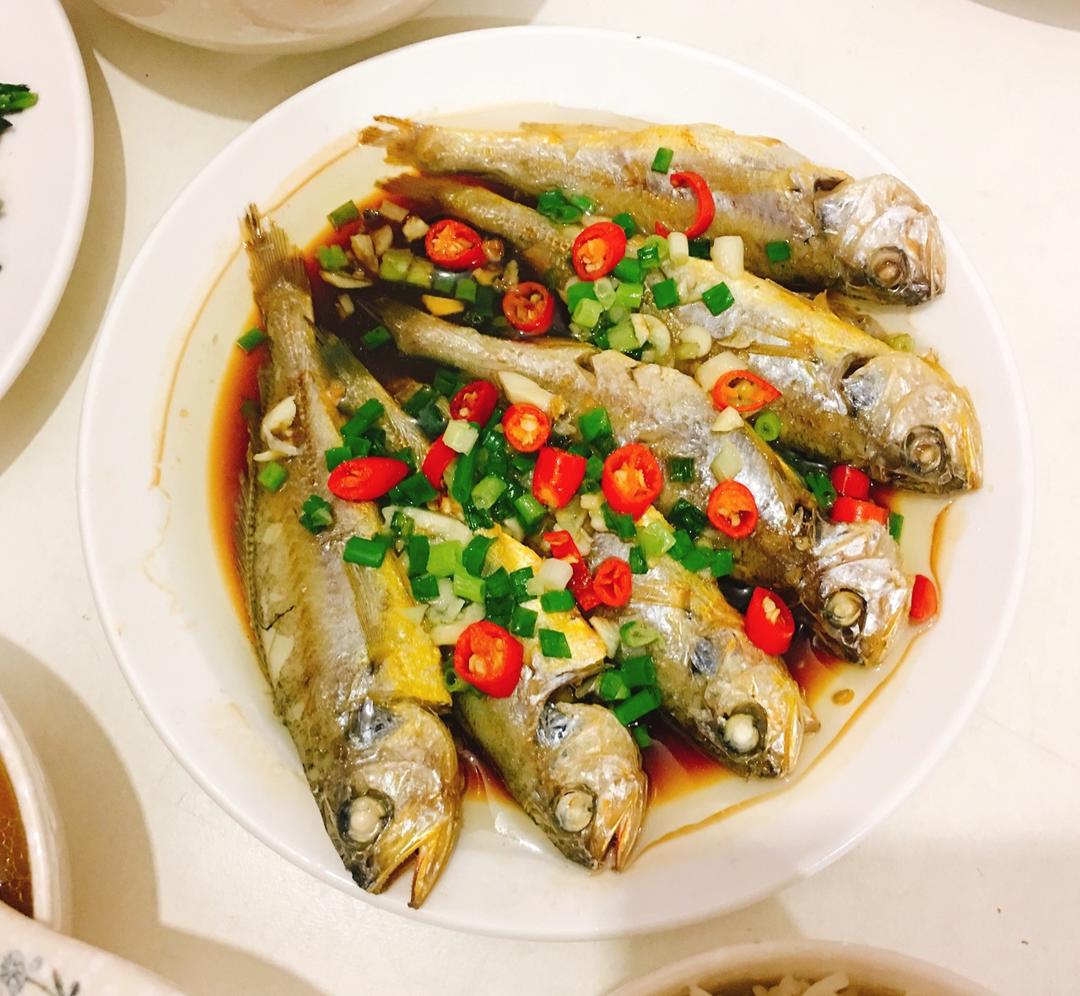 吖儿小草做的清蒸小黄鱼