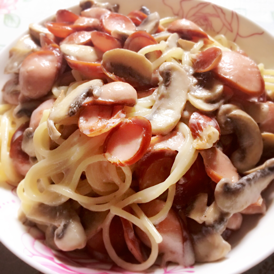 白汁蘑菇培根意粉