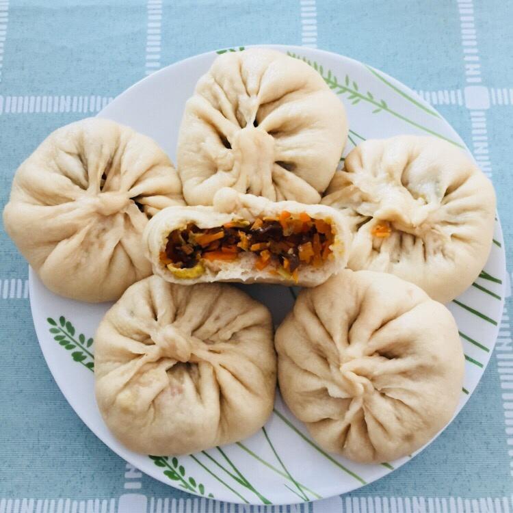 胡萝卜木耳鸡蛋素包子