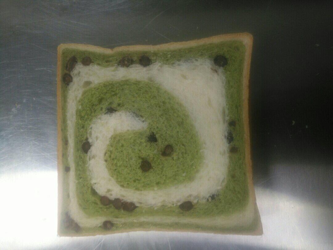 抹茶蜜豆双色吐司