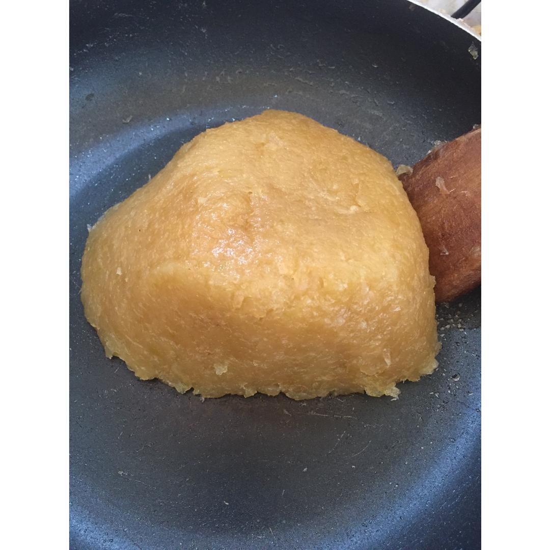 广式月饼—蛋黄冬翅月饼