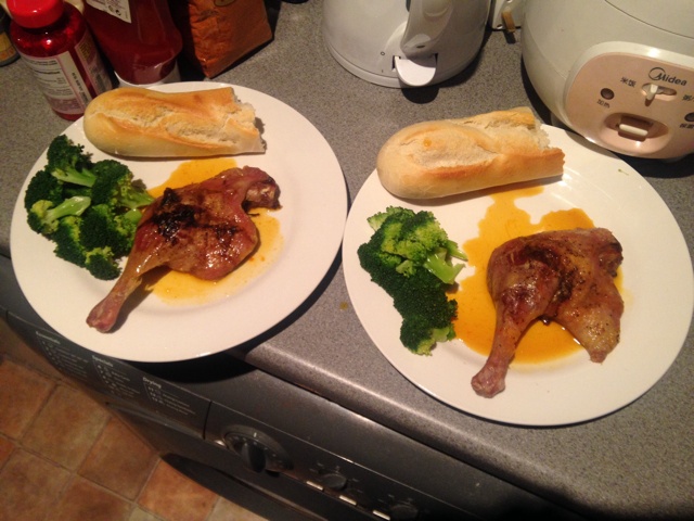 煎鸭胸配香橙酱汁