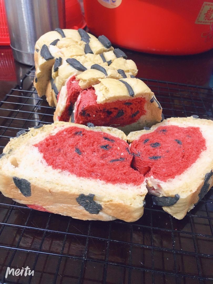 卡通方形西瓜吐司