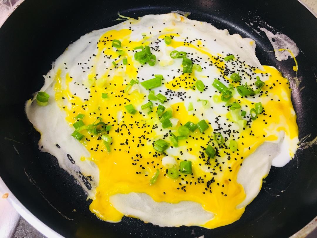 秒杀早餐摊不破皮大煎饼，步骤超详细