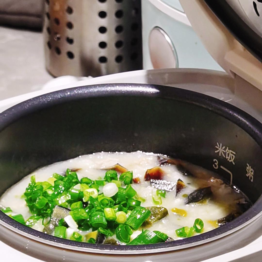 ♨️♨️皮蛋瘦肉粥♨️♨️