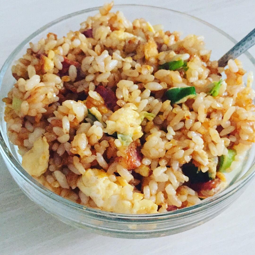 小时候的酱油炒饭