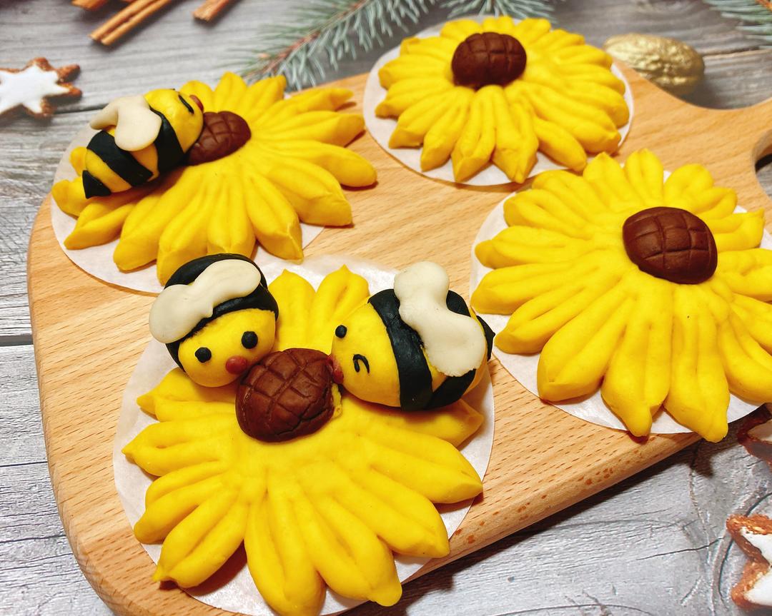 萌到让你舍不得吃的小蜜蜂和向日葵馒头