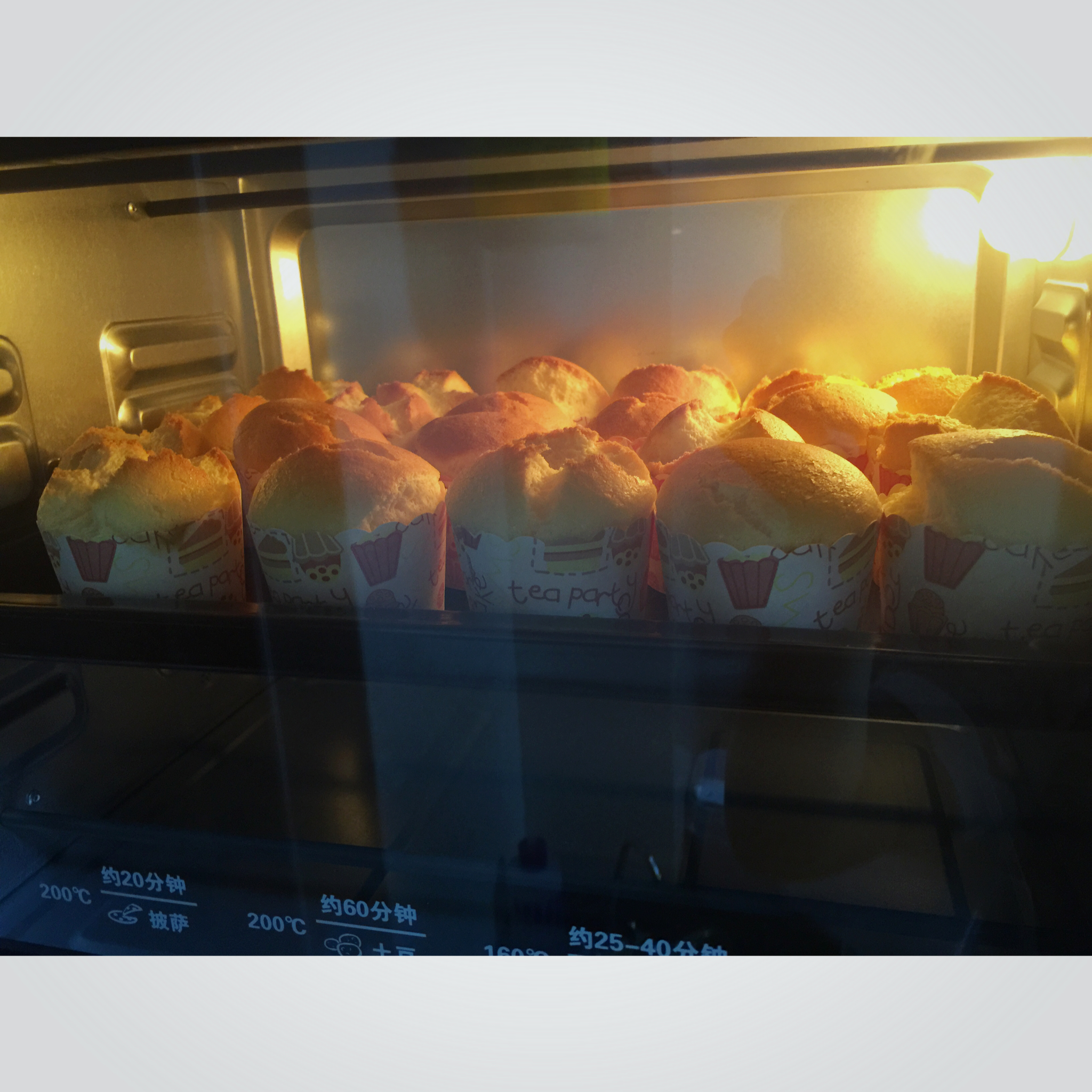 软绵绵戚风纸杯蛋糕