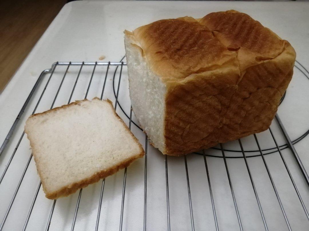 软到拿不起来的生吐司